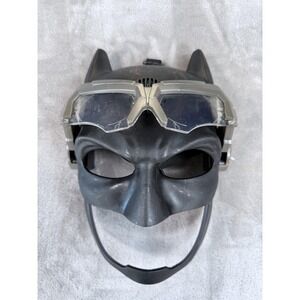 I Comics Batman Light-Up Tactical Goggles Mask Mattel 2017 FGM36 Role Play